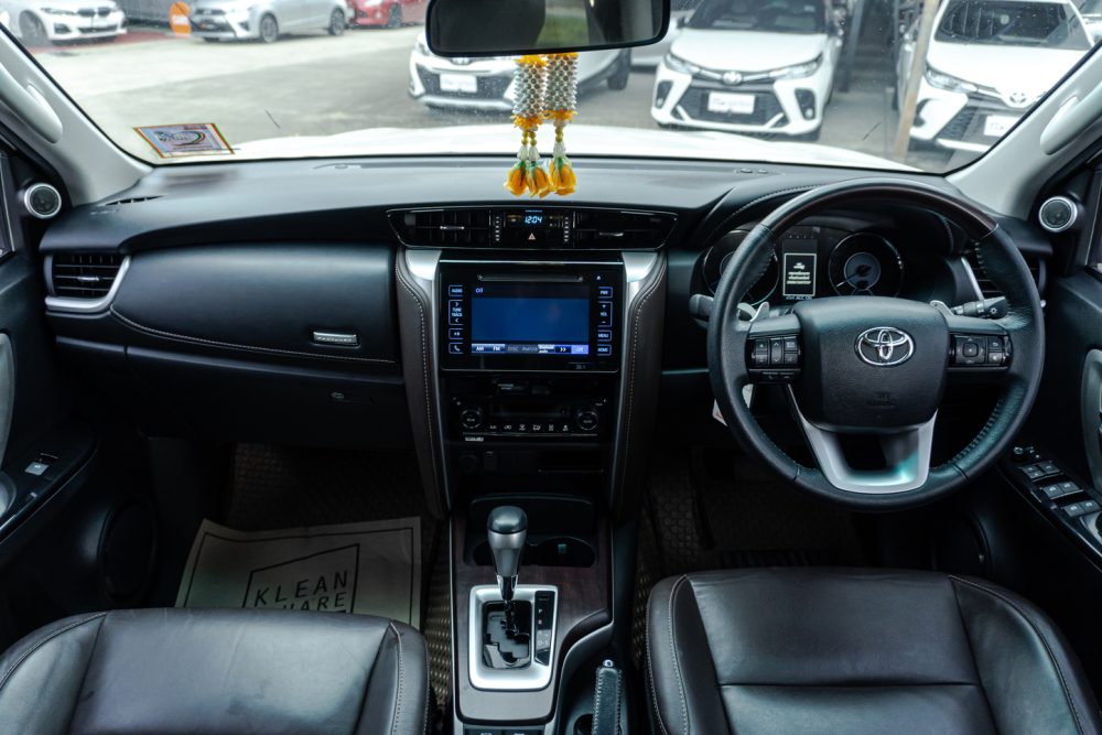 2019 TOYOTA FORTUNER 2.4 V [1P1876V]