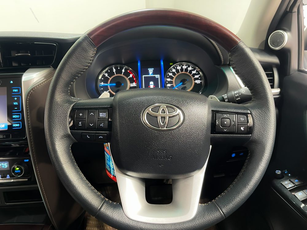 2019 TOYOTA FORTUNER 2.4 V [1P1876V]