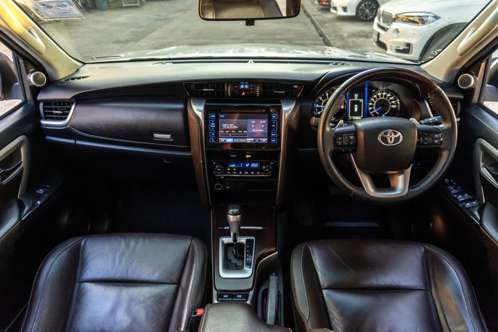 2018 TOYOTA FORTUNER 2.4 V [1P1828]