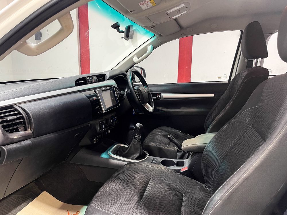 2019 Toyota HILUX REVO 2.4 E PLUS 4WD [1P1910]