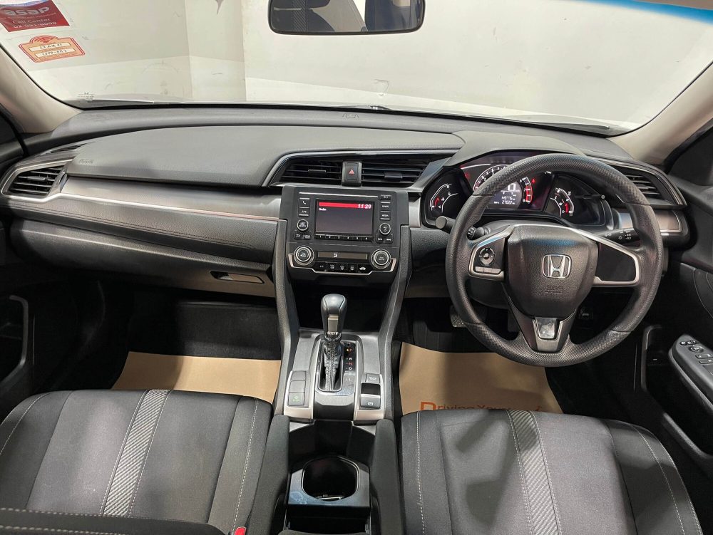 2018 Honda CIVIC 1.8 E [1P1990]