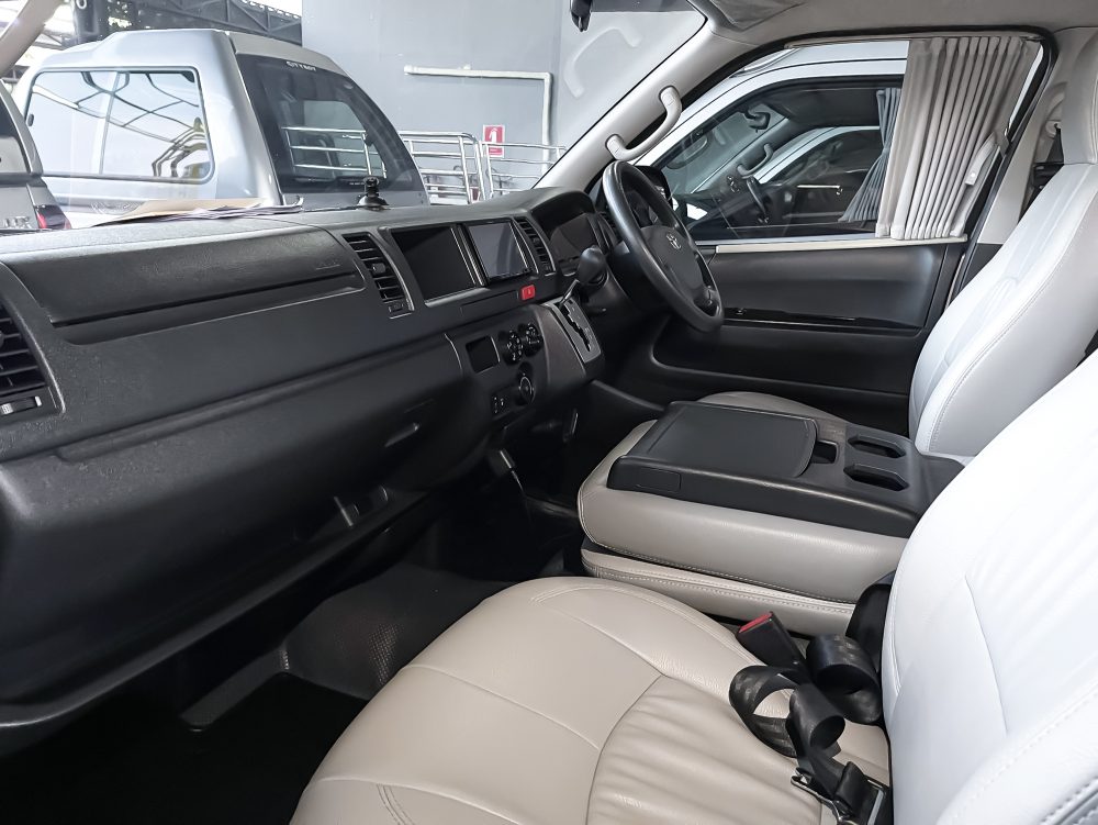 2018 TOYOTA COMMUTER 3.0 D4D [1P1995]*