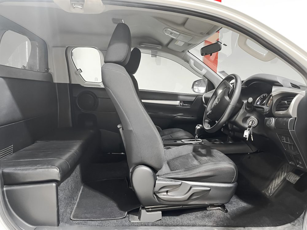 2020 TOYOTA HILUX REVO 2.4 MID PRERUNNER [1P2036]*