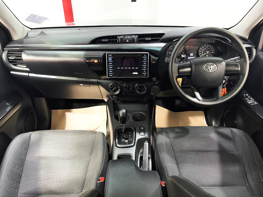 2019 TOYOTA HILUX REVO 2.4 J PLUS [1P1988]