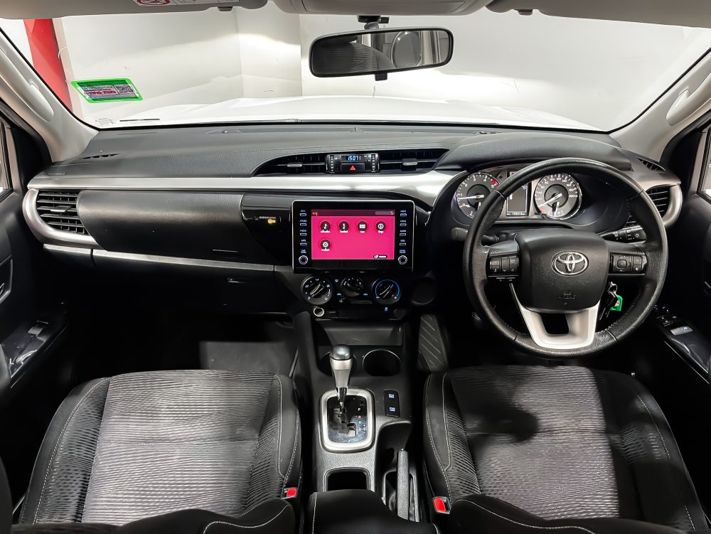 2020 TOYOTA HILUX REVO 2.4 MID PRERUNNER [1P2036]*