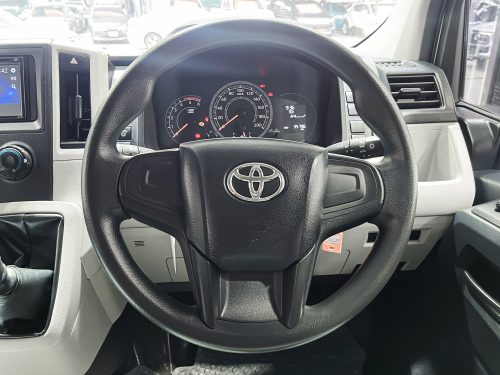 2019 TOYOTA COMMUTER 2.8 [1P2042]