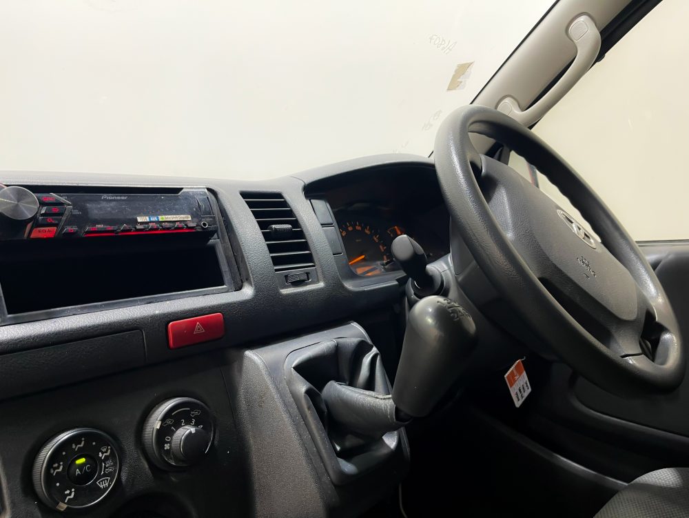 2019 TOYOTA HIACE 3.0 ECONOMY [1P2107]