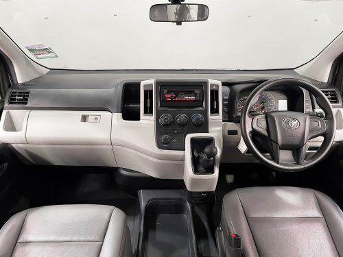 2023 TOYOTA HIACE 2.8 GL [1P2214]