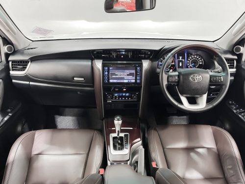 2019 TOYOTA FORTUNER 2.4 V [9P0812]