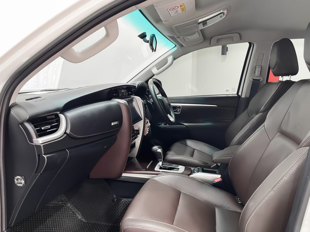 2017 TOYOTA FORTUNER  2.4 V [1N0002V]