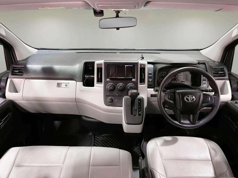 2020 TOYOTA COMMUTER 2.8 [1P2417]