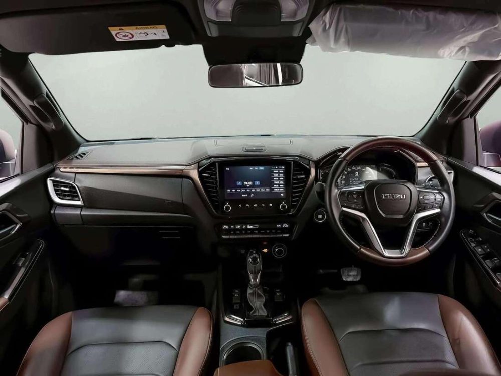 2023 ISUZU D-MAX 3.0 M VCROSS 4WD [1N0039]