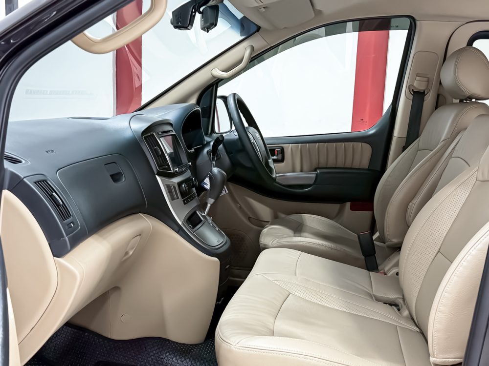 2018 HYUNDAI H-1 2.5 ELITE [1P2488V]