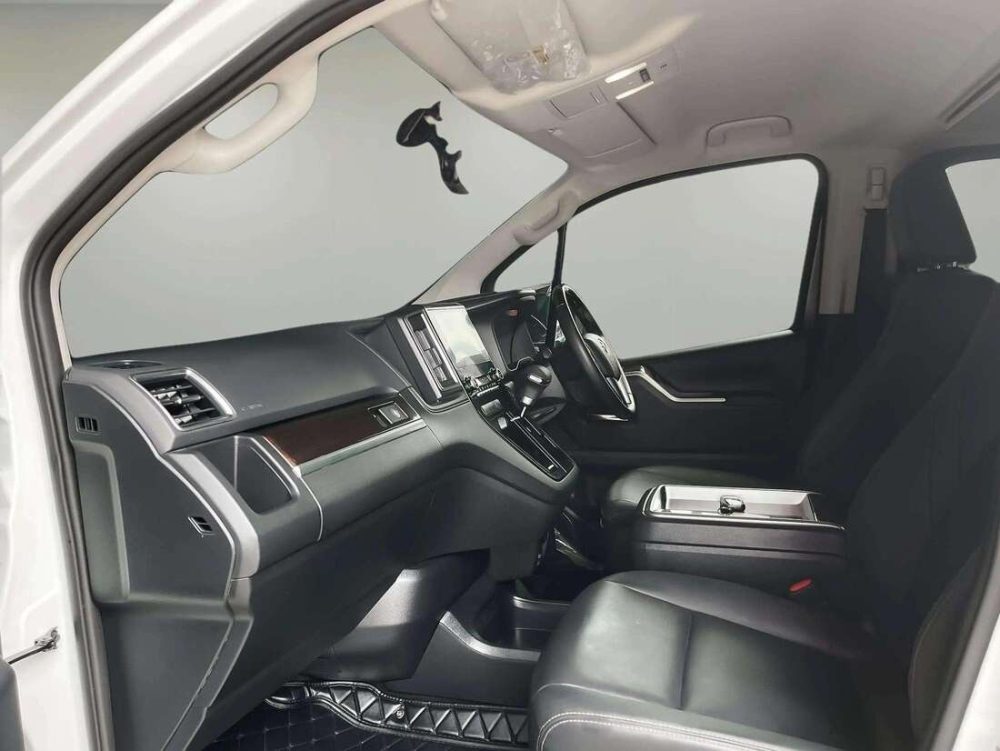 2025 MAJESTY 2.8 PREMIUM [1P2448]
