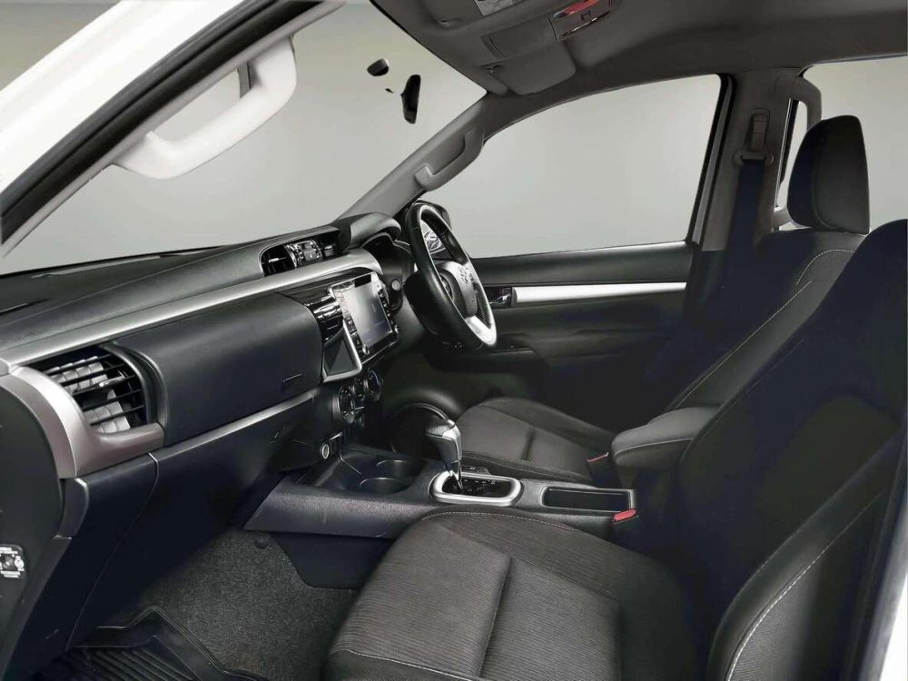2020 TOYOTA HILUX REVO 2.4 MID PRERUNNER [1P2470V]