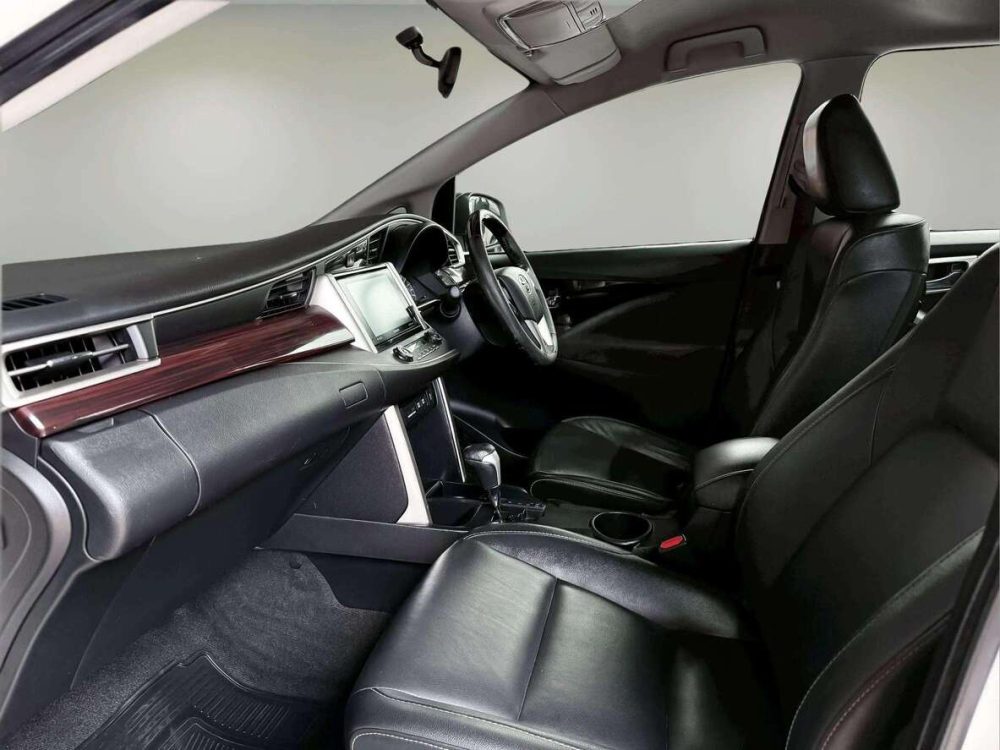 2017 TOYOTA INNOVA 2.8 CRYSTA V [1C0009]