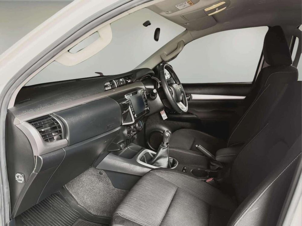 2021 TOYOTA HILUX REVO 2.4 MID PRERUNNER [1P2454]
