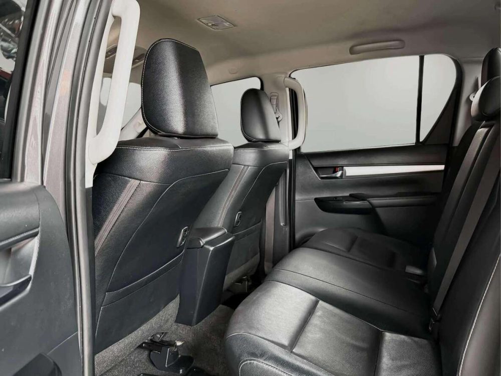 2023 TOYOTA HILUX REVO 2.4 MID PRERUNNER [1C0007]