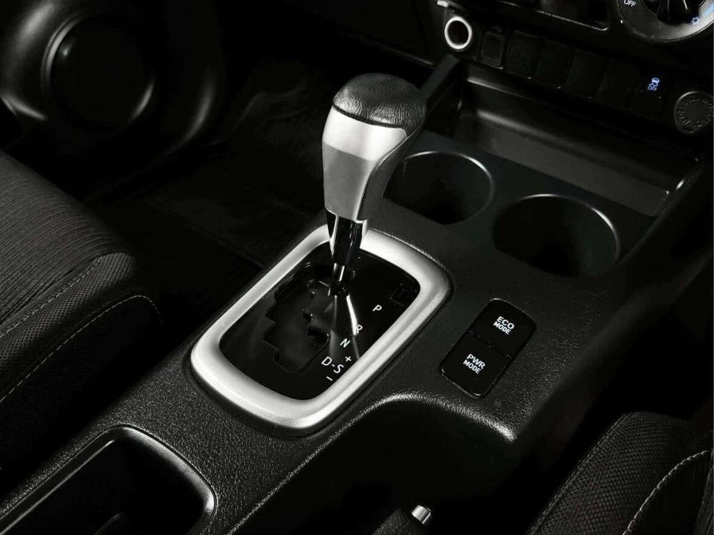 2020 TOYOTA HILUX REVO 2.4 MID PRERUNNER [1P2470V]