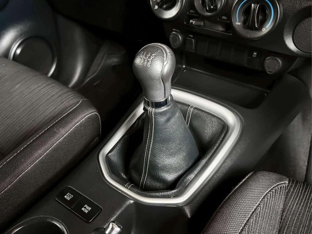 2021 TOYOTA HILUX REVO 2.4 MID PRERUNNER [1P2454]