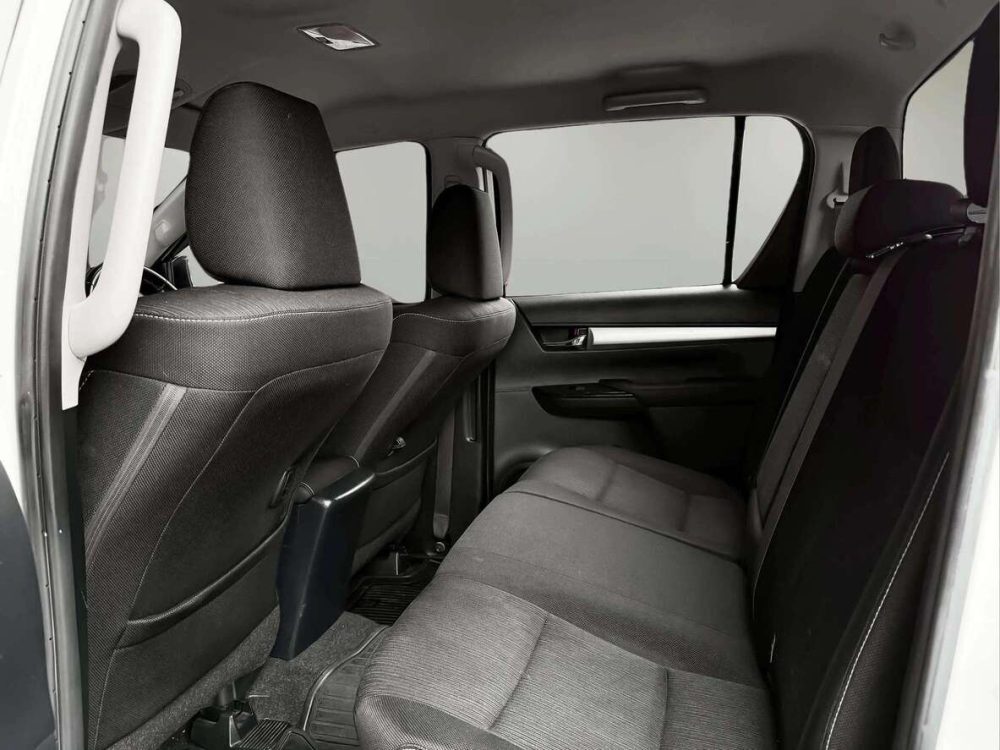 2020 TOYOTA HILUX REVO 2.4 MID PRERUNNER [1P2470V]