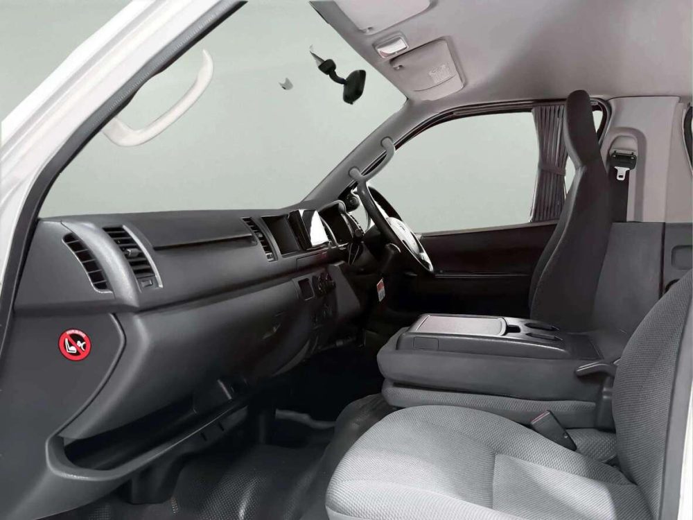 2017 TOYOTA COMMUTER 3.0 D4D [1P2484V]